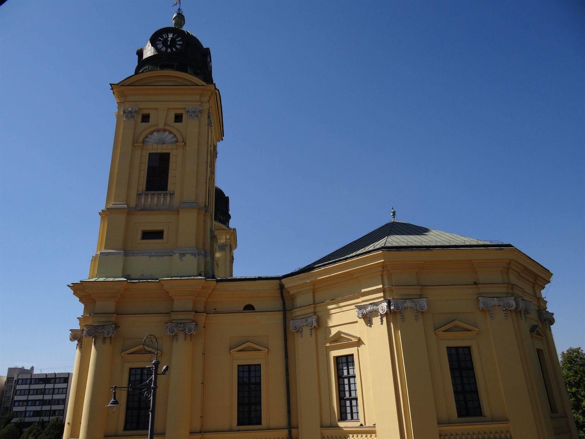 Centrum Hotel Debrecen Bagian luar foto