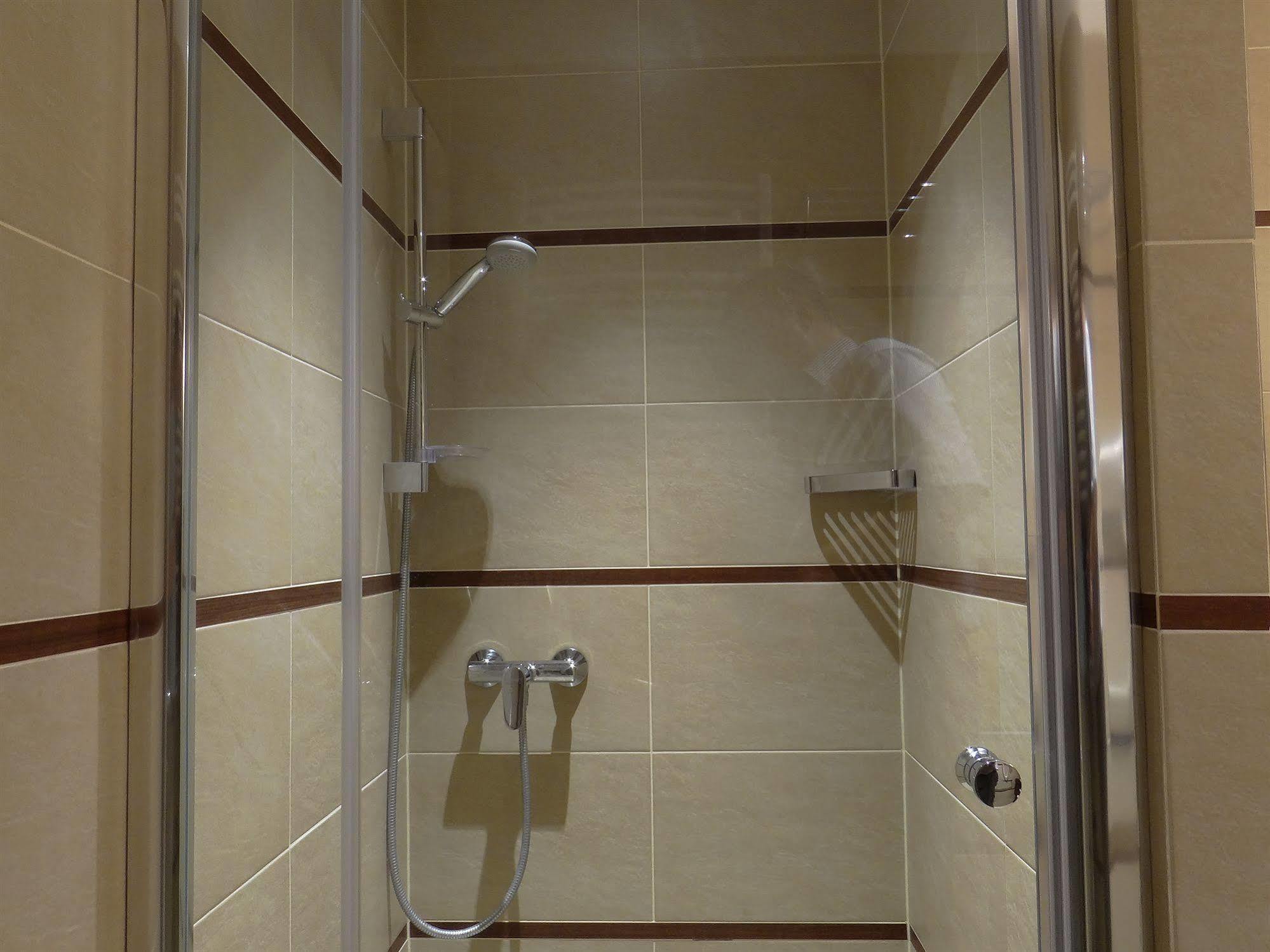 Centrum Hotel Debrecen Bagian luar foto