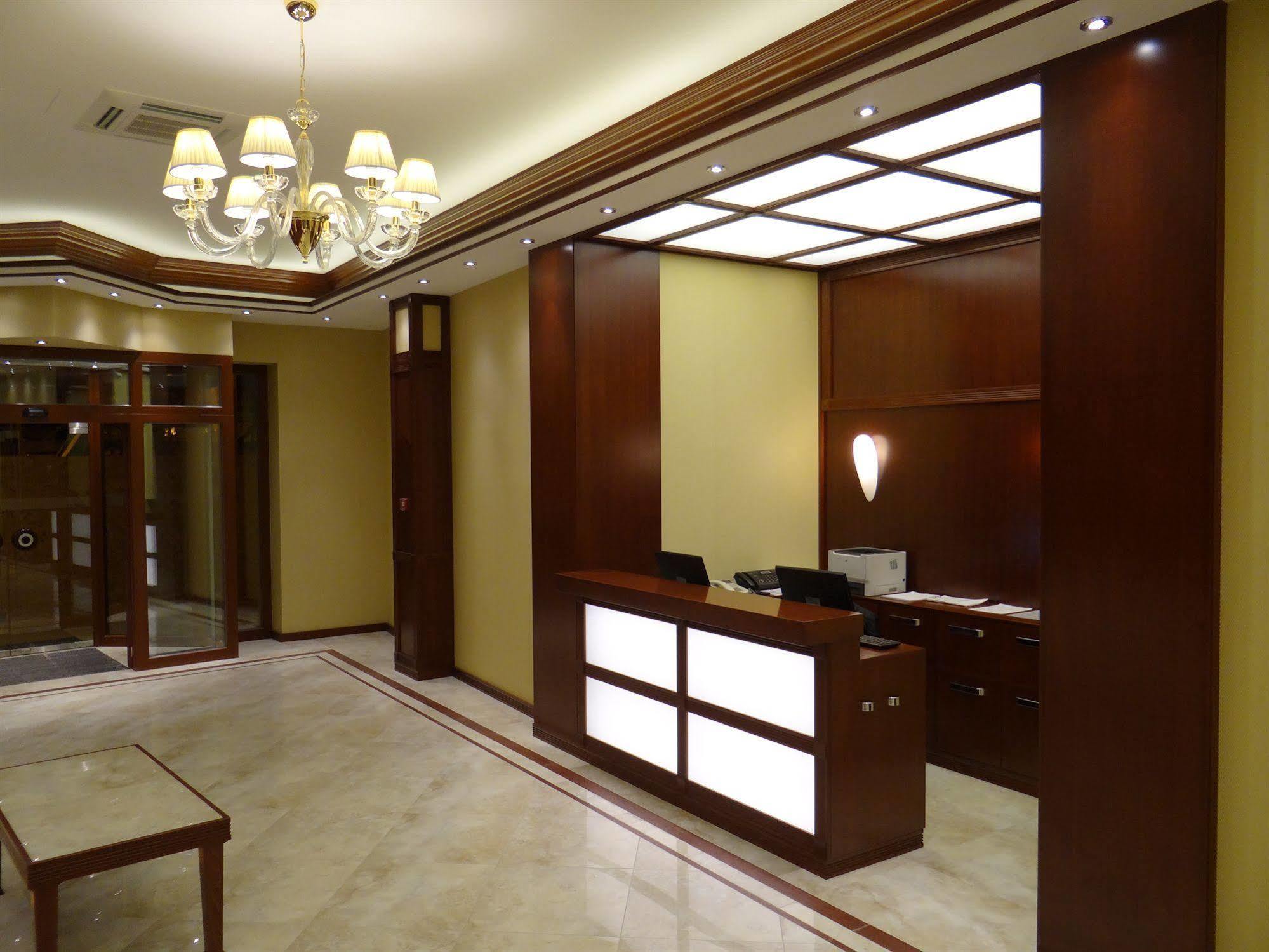 Centrum Hotel Debrecen Bagian luar foto